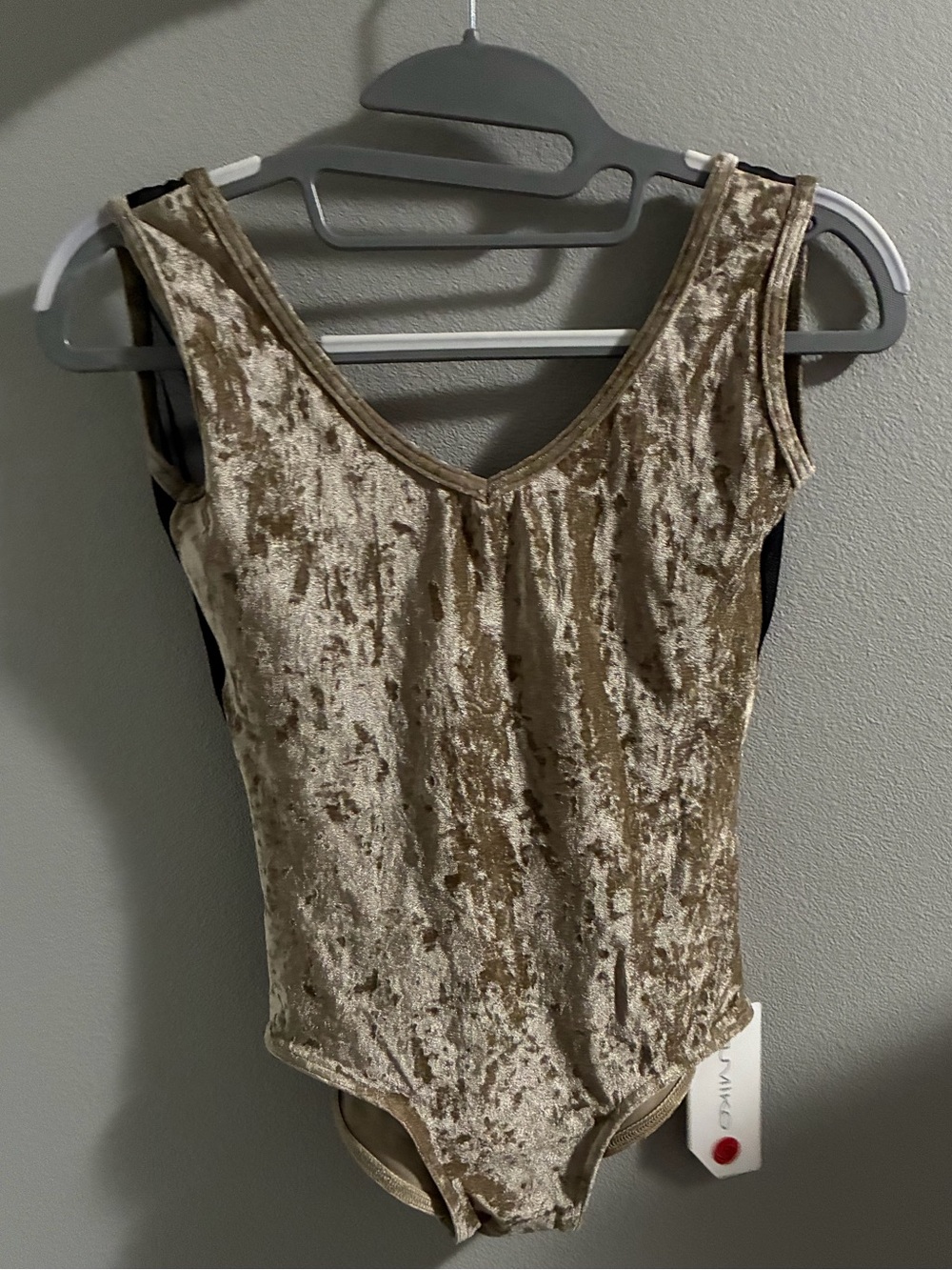 Yumiko “Gina” style velvet with mesh back size M